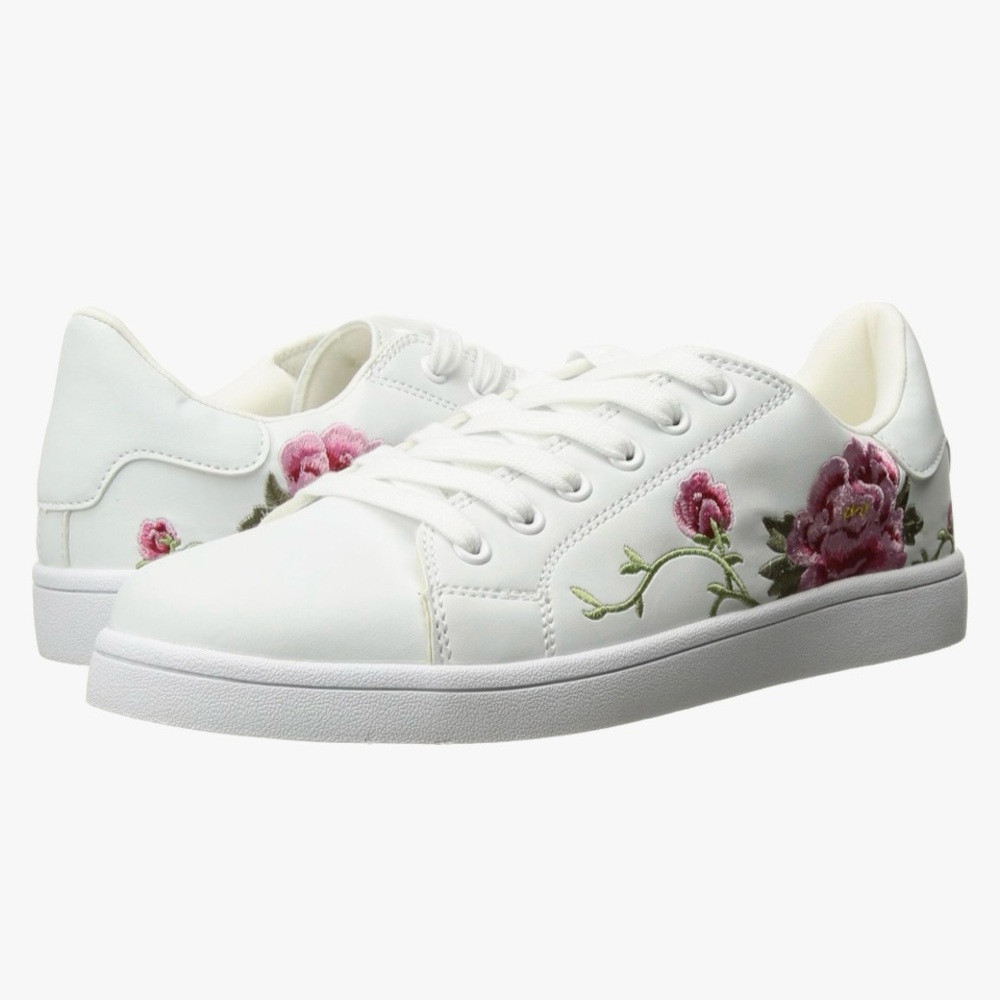 🆕 Floral Embroidered Sneaker